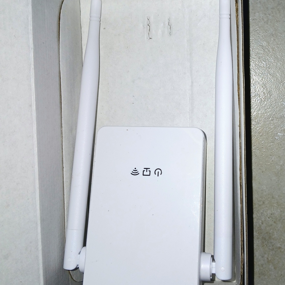 Zoom Black Cable Modem Router with Wireless-N - Picture 5 of 5